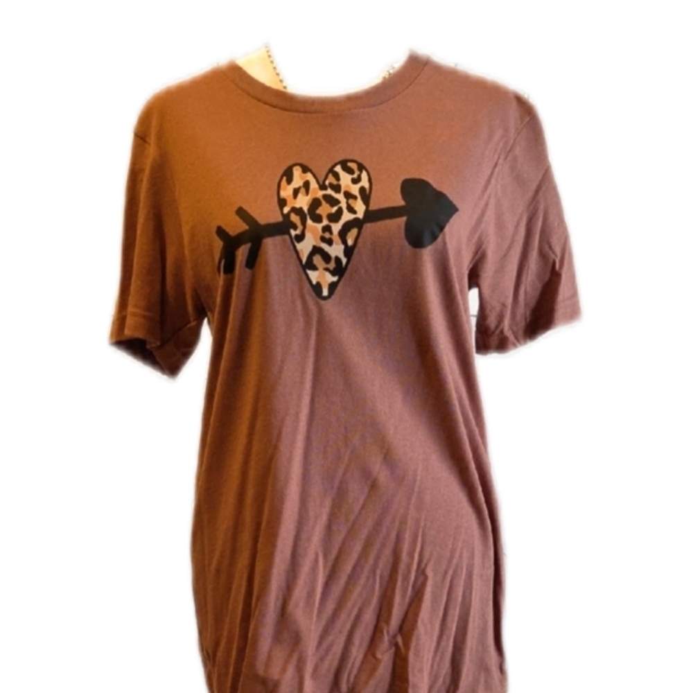 NWT Bella Canvas Brown Leopard Heart Graphic Tee